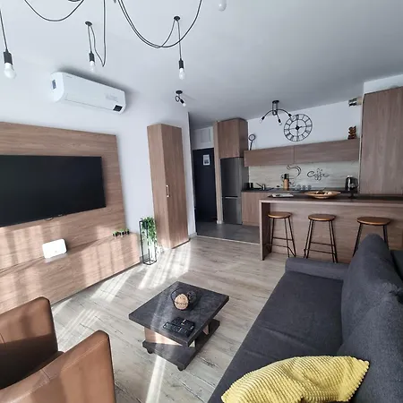 Q Apart Grand - Trzy Pokoje, Manufaktura, Garaz Gratis, Netflix, Fv, Gwarancja Zadowolenia Lodz  Exterior photo
