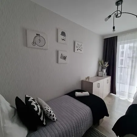 Q Apart Grand - Trzy Pokoje, Manufaktura, Garaz Gratis, Netflix, Fv, Gwarancja Zadowolenia Lodz  Exterior photo